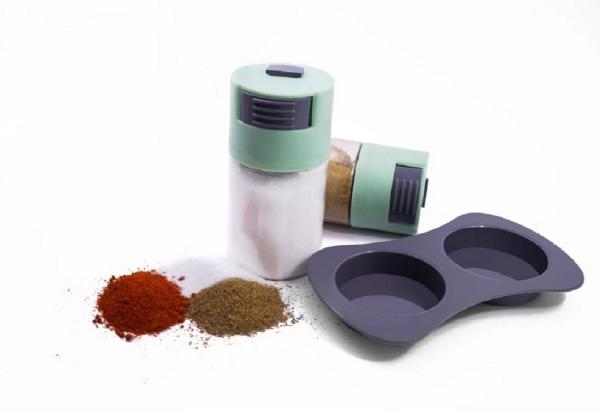 SALT & PEPPER DISPENSER PLASTIC