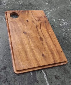 WOODEN CHOPPING BOARD WITH GRIIP